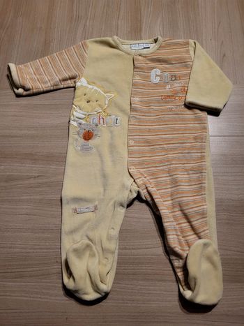 Pyjama taille 12 mois (74 cm)