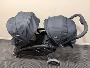 Poussette double joie