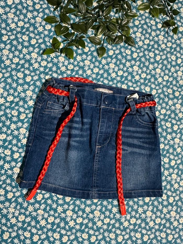 Jupe en jean avec ceinture