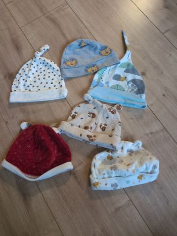 Lot de 6 bonnets 6 mois