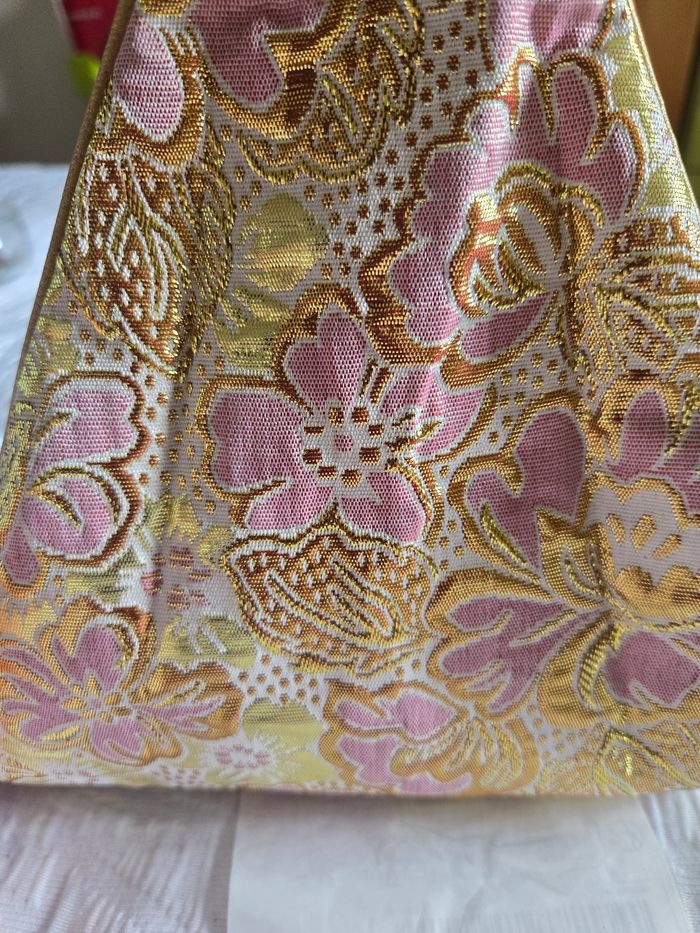 Sac à main aux broderies roses et dorées - photo numéro 8