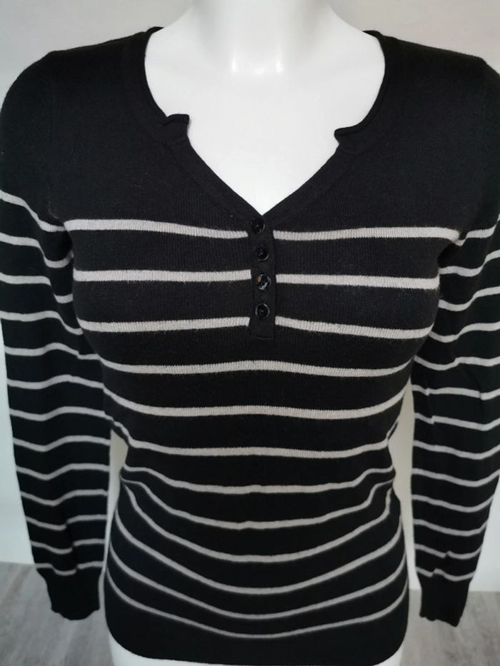 Pull à rayures col V Camaïeu taille 34 - photo numéro 2