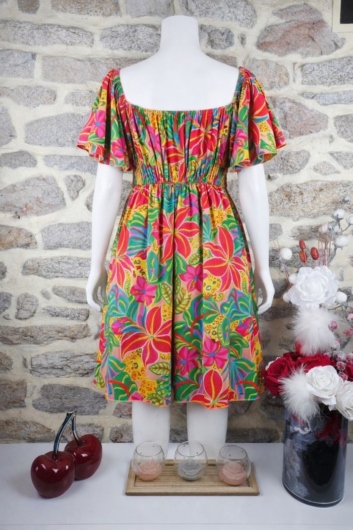 Robe carnaval des tropiques multicolore Femme taille 52 marque Boohoo 🪷 - photo numéro 2