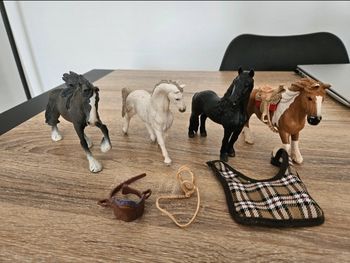 Lot 3 de 4 Chevaux Schleich