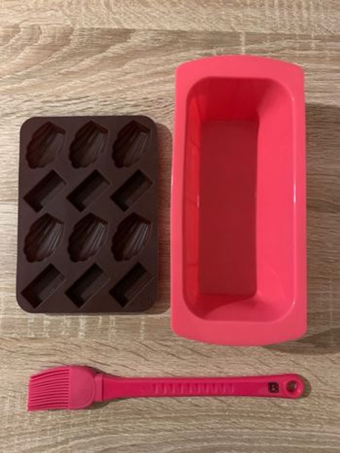 Boîte en carton avec moules en silicone + pinceau - photo numéro 3