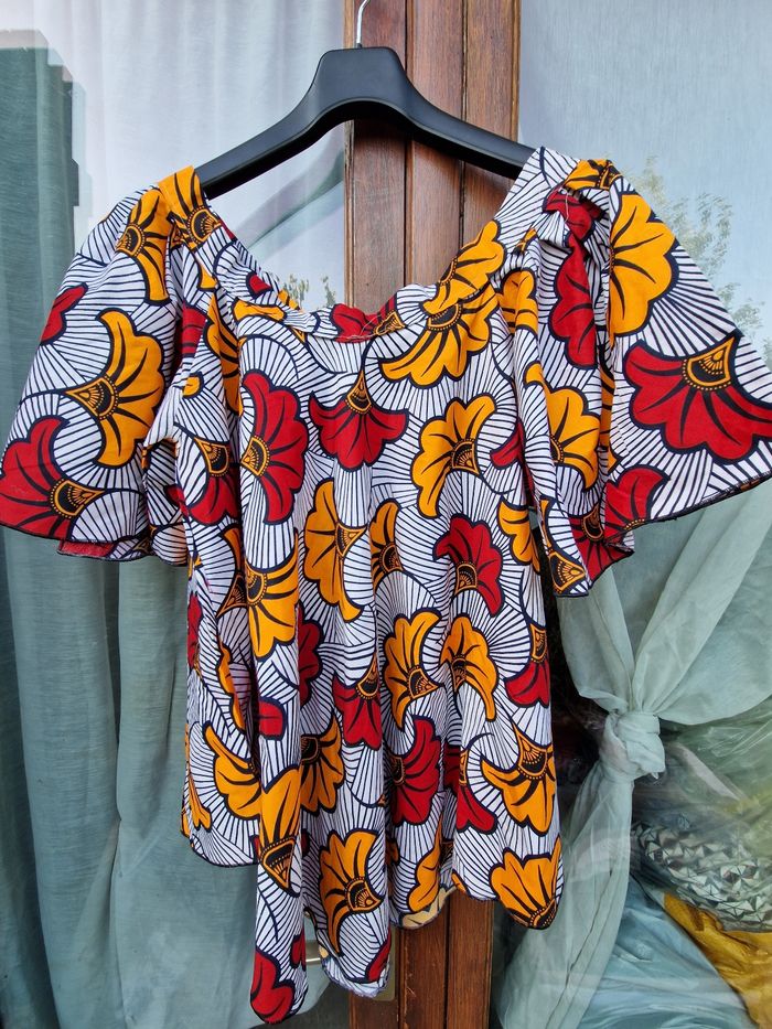 Blouse artisanale en wax Taille 38/40 voir les mesures
