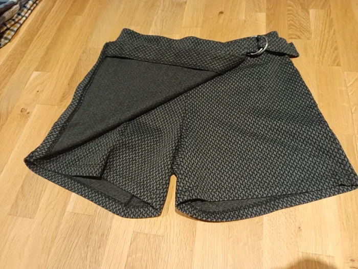 Jupe short 10 ans - photo numéro 2