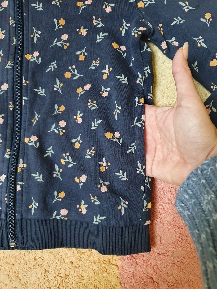 Veste zip a capuche mi-saison fille - 8 ans - kiabi - TBE - photo numéro 3