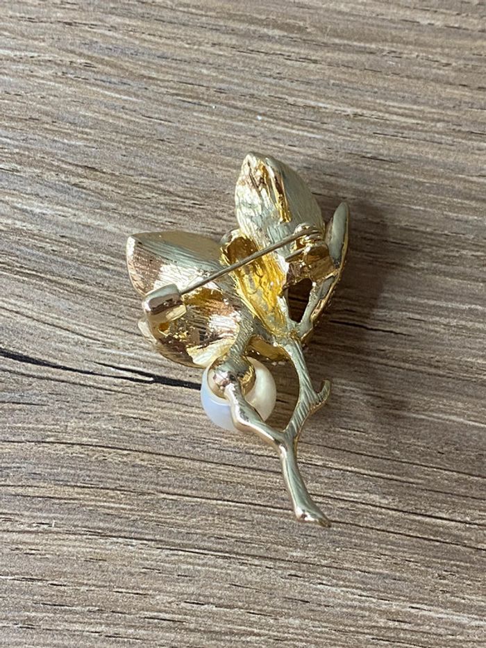 Broche fleur strass émaillé tendance - photo numéro 4