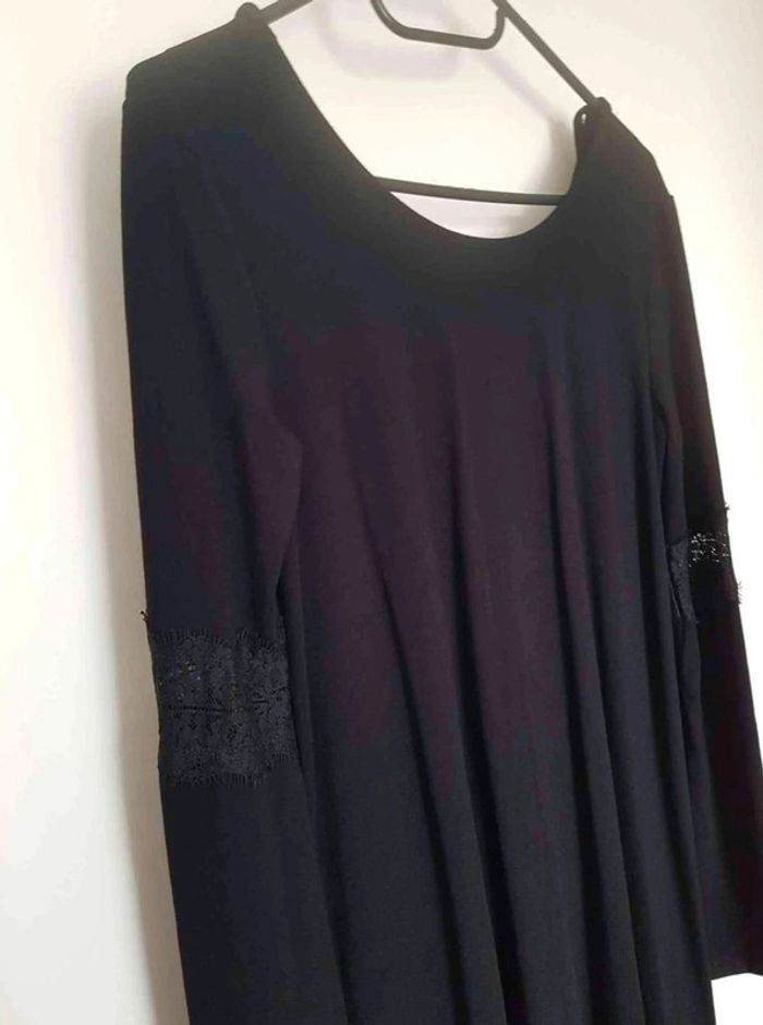 Robe noir bershka taille 38 - photo numéro 2