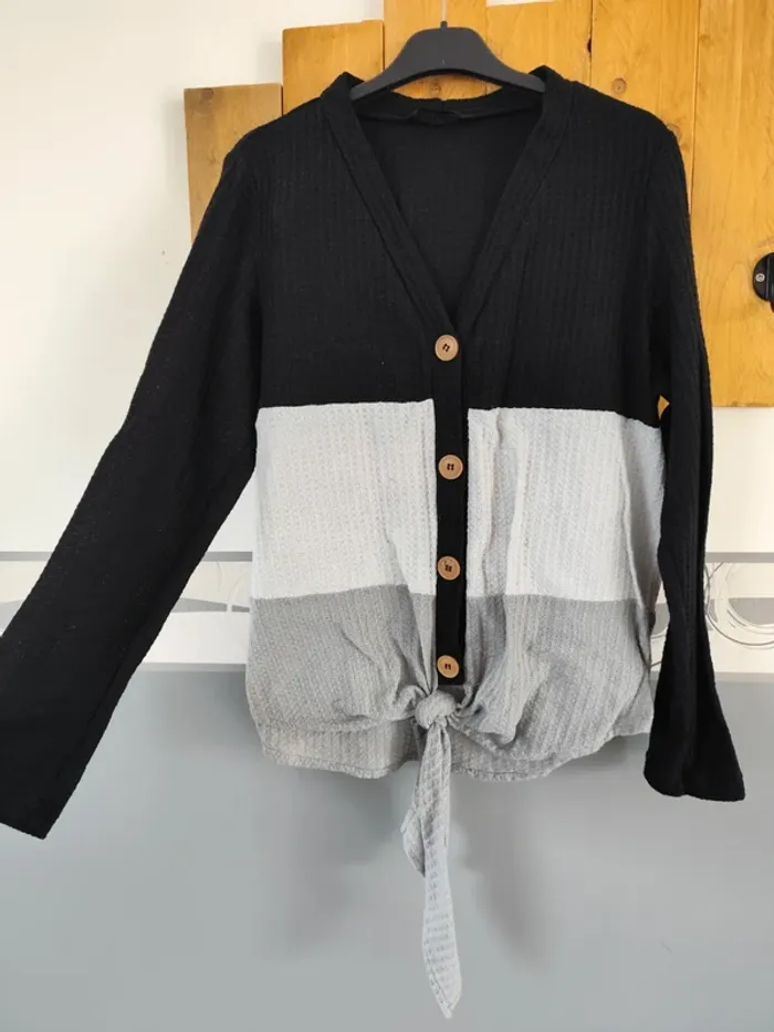 Pull col v tricolore