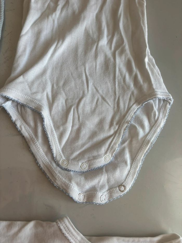 Lot bodys sans manches 36 mois - photo numéro 7