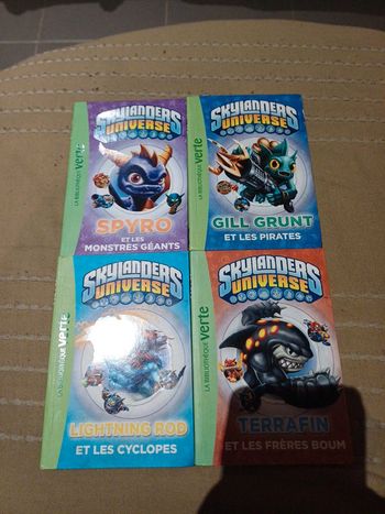 Lot 4 livres skylanders