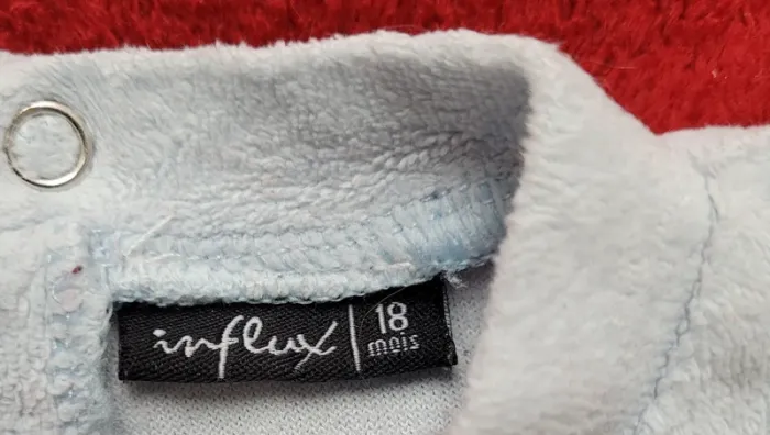 3 pyjamas - photo numéro 8