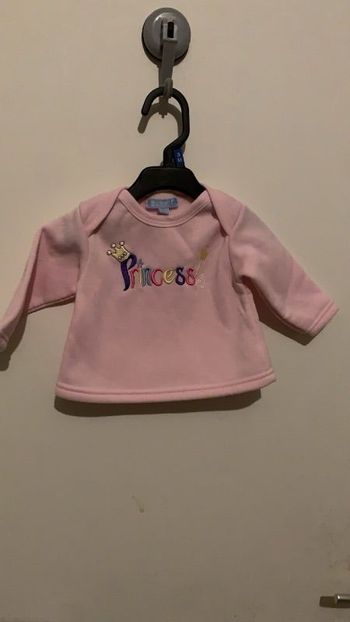 Pull fille taille 0.3 mois