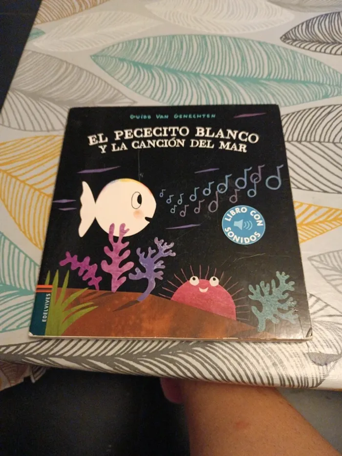 El pececito blanco y la cancion del mar