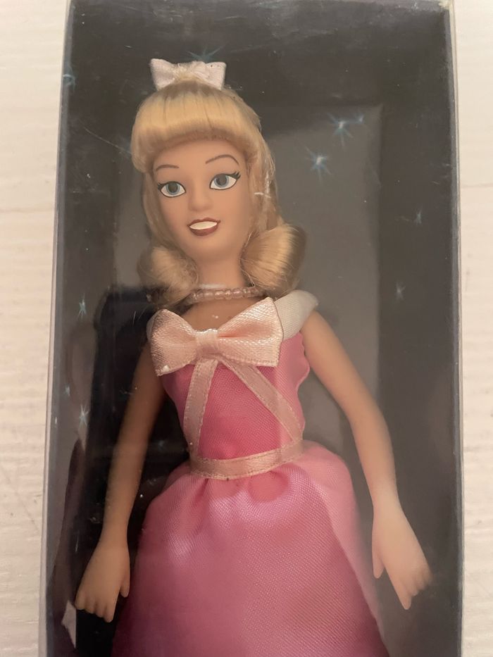 Poupées porcelaine atlas disney cendrillon en robe rose - photo numéro 2