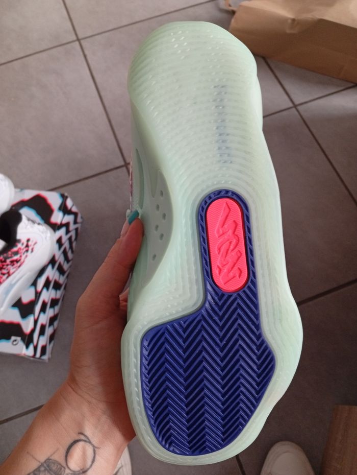 Basket Jordan taille 42 - photo numéro 5