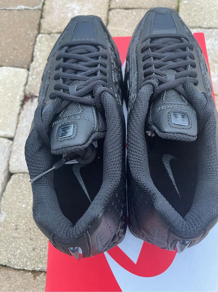 Nike Shox R4 Black Dark Smoke Grey - Femme 40,5 - photo numéro 6