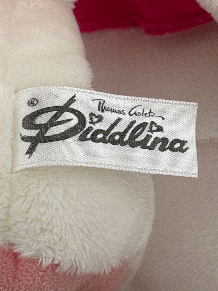Peluche Diddlina avec une robe rose & nœud assorti - photo numéro 6