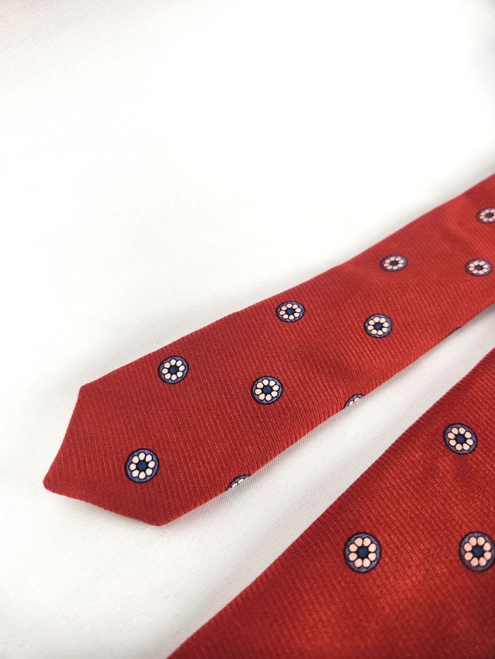 Cravate Façonnable Rouge - 100% Soie - Motif Étoiles/Fleurs - photo numéro 3
