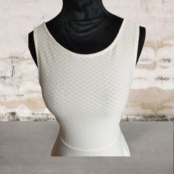 Jolie robe femme T 36 H&M - photo numéro 3