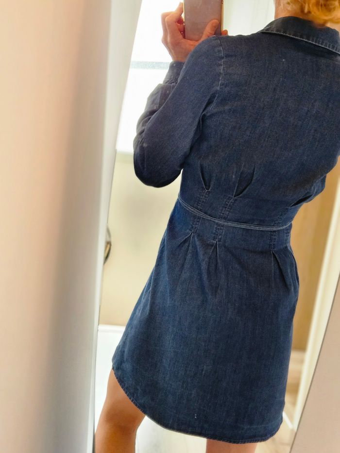 Jolie robe en jean état neuf taille 34 - photo numéro 2