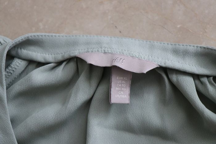 H&M - Blouse à manches courtes avec liens à nouer - photo numéro 4