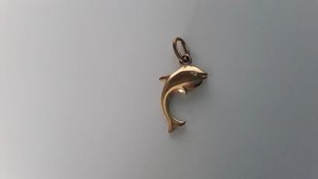 Pendentif dauphin en plaqué or