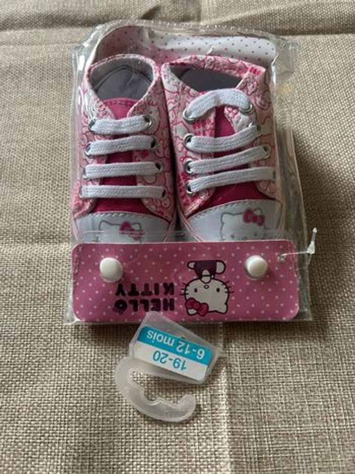 Chaussures Hello Kitty 19/20 6-12 mois