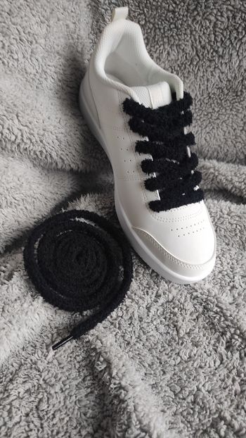 ⚫ Lacets fluffy noir – 120 cm (look street & cosy)