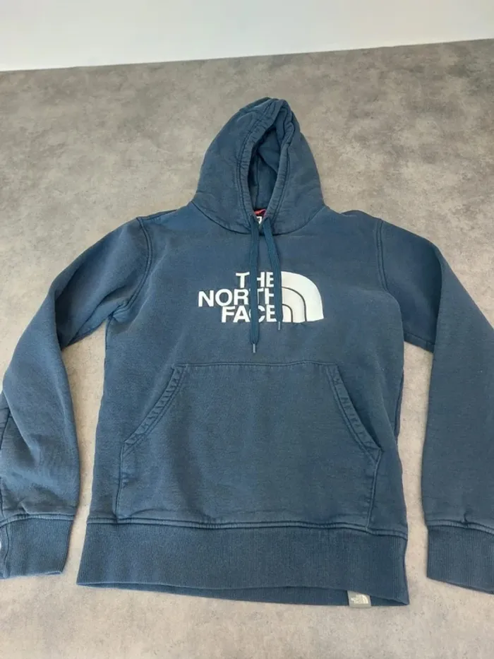 Sweat The north face