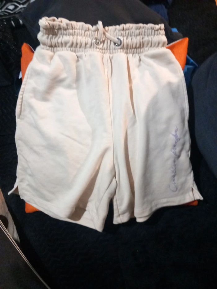 Short taille xs bershka - photo numéro 1