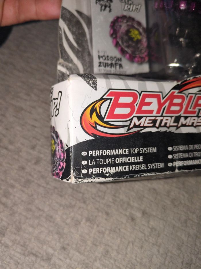 Toupie Beyblade metal masters B 121 - photo numéro 4
