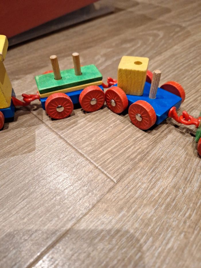 Train en bois - photo numéro 3