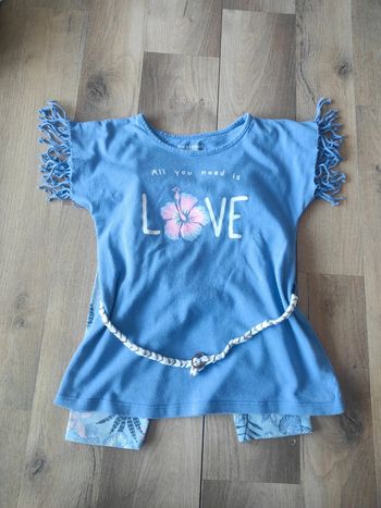 Tee-shirt TBE 3 ans + legging satisfaisant donné