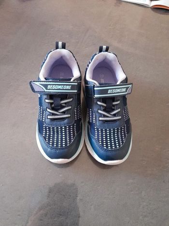 Chaussures de sport enfant taille 28