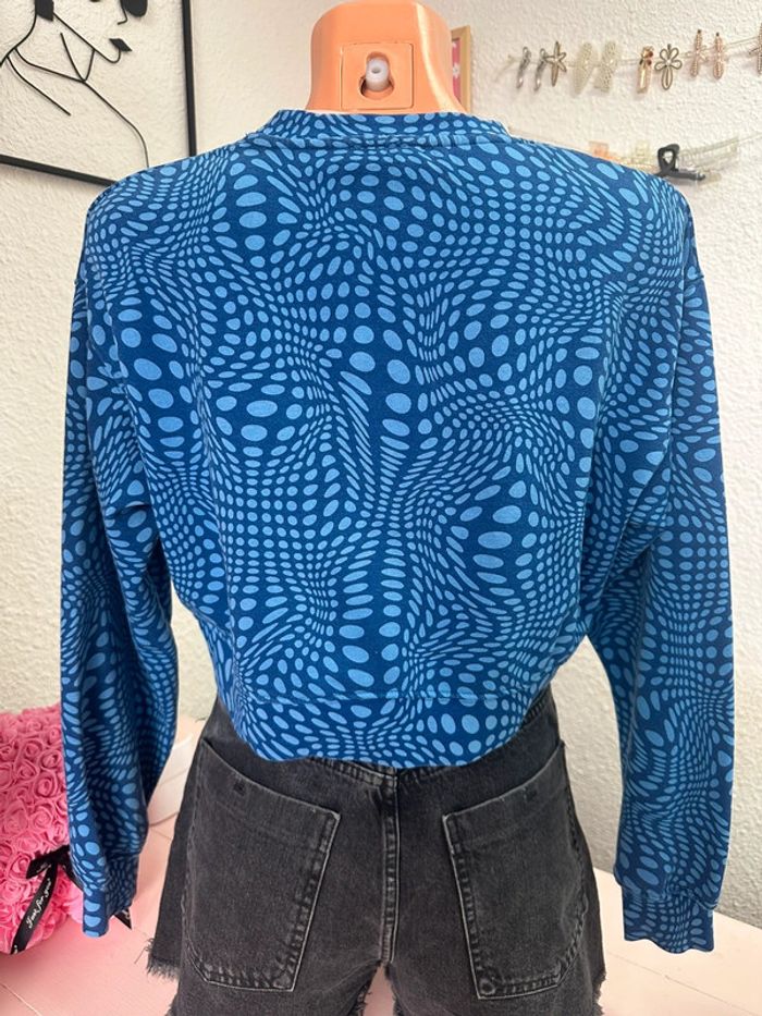 Sweat bleu à motifs - photo numéro 2