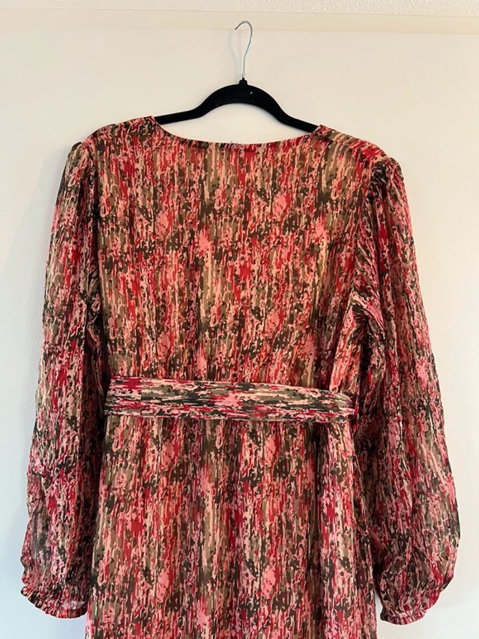 Robe longue blanche porte - photo numéro 4