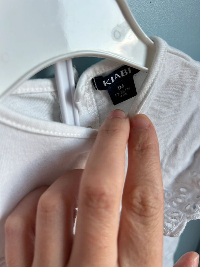 Ensemble bébé fille haut blanc à dentelles et pantalon bleu à pois dorés - photo numéro 2