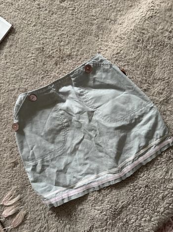 Joli jupe jacadi réglable à la taille 4 ans très bon état