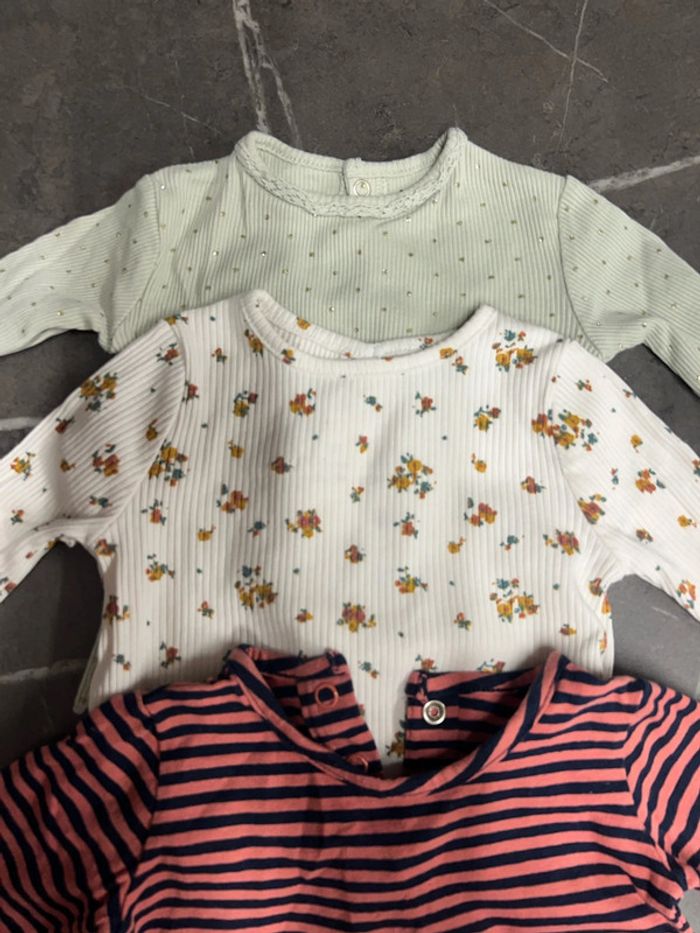 Hauts manches longues 3 mois - photo numéro 2