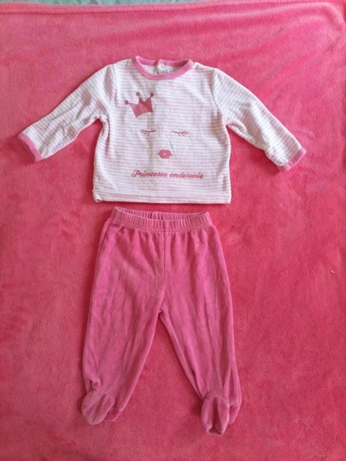 Pyjama 2 pièces avec pieds