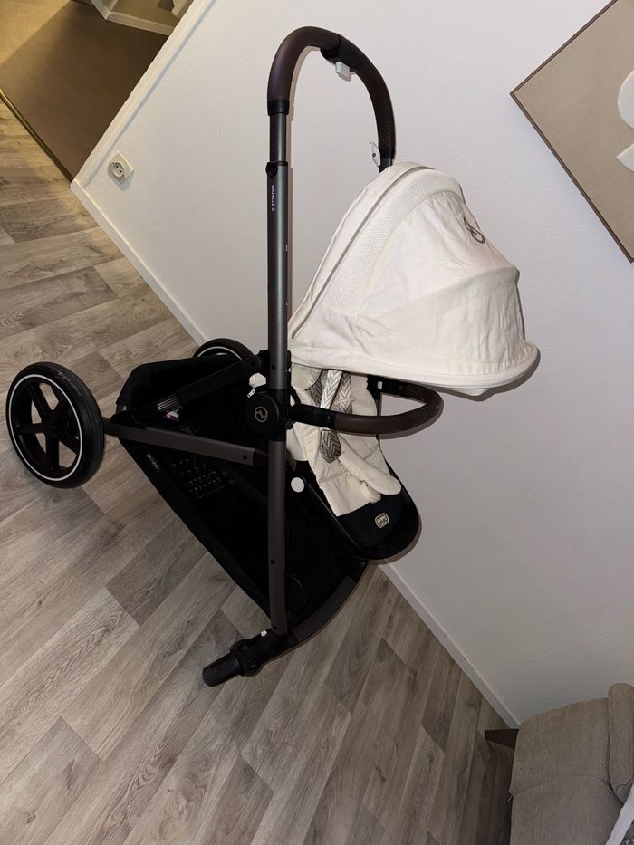 À vendre poussette cybex - photo numéro 2