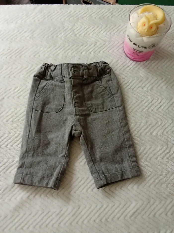 Pantalon garçon ⭐ très bon état ⭐ Taille 1 mois ⭐ Kiabi