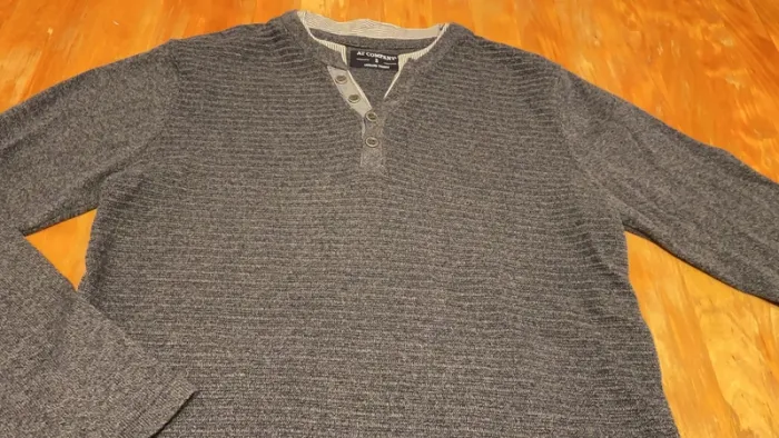 Pull léger bleu jean Armand Thiery taille S - photo numéro 2