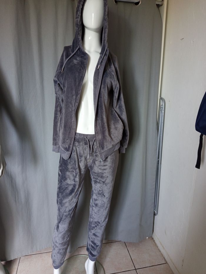Tenue intérieur femme - photo numéro 2