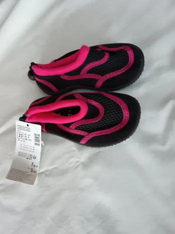 Chaussons de plage Orchestra 23 neufs