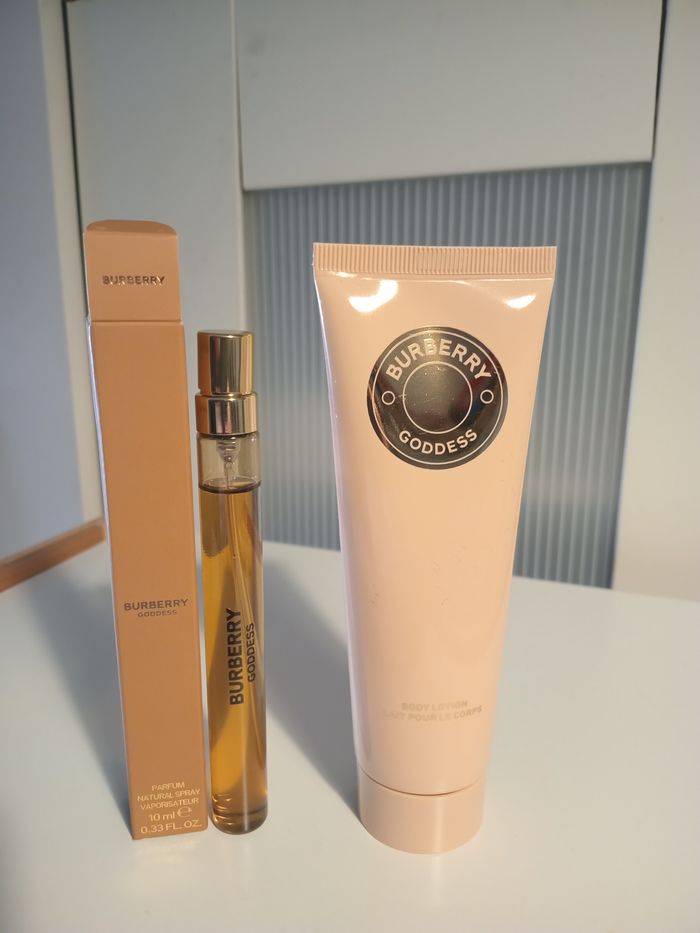 Parfum + lait corps parfumé burberry Godess - photo numéro 1