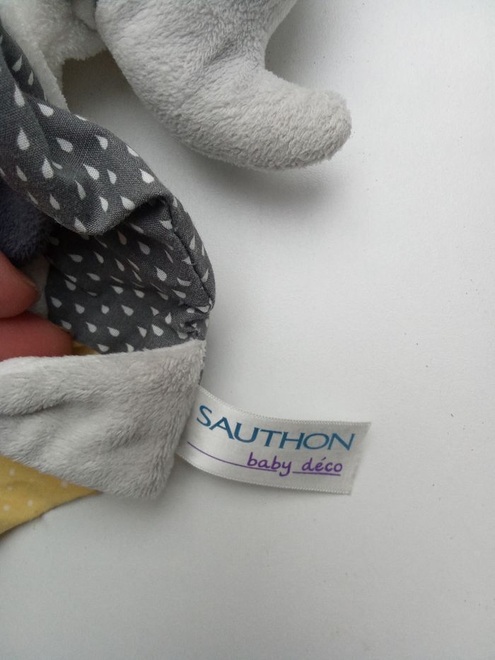 Doudou garçon marque sauthon éléphant, blanc, gris, jaune, plus, broderie étoile - photo numéro 4